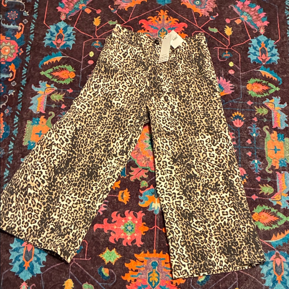 New and COMFY Leopard Print Wide-Leg Pants
